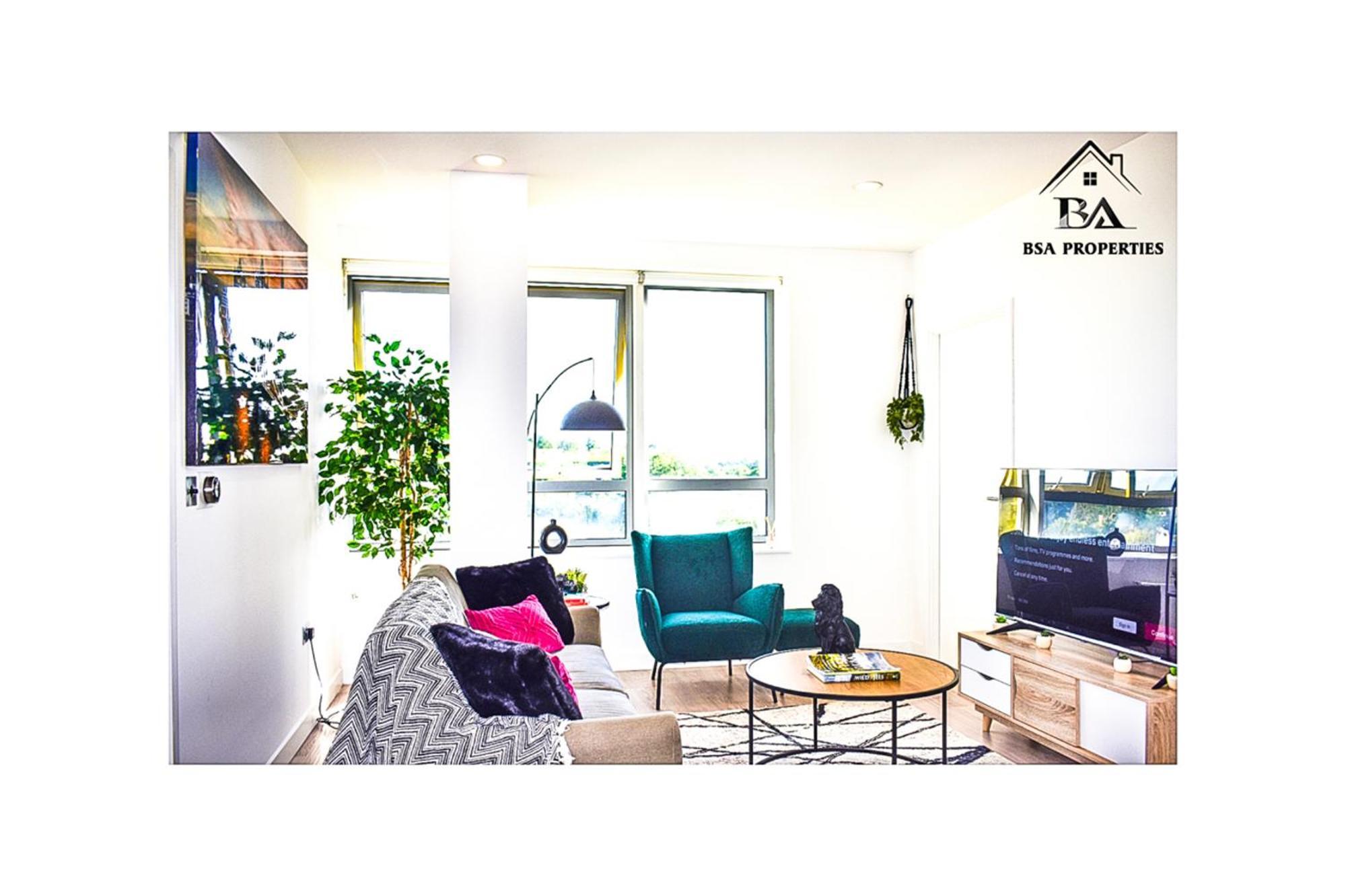 City Centre Apartment Close To Ascot & Legoland Sleep Upto 4 Guests - Parking On Request! Bracknell Ngoại thất bức ảnh