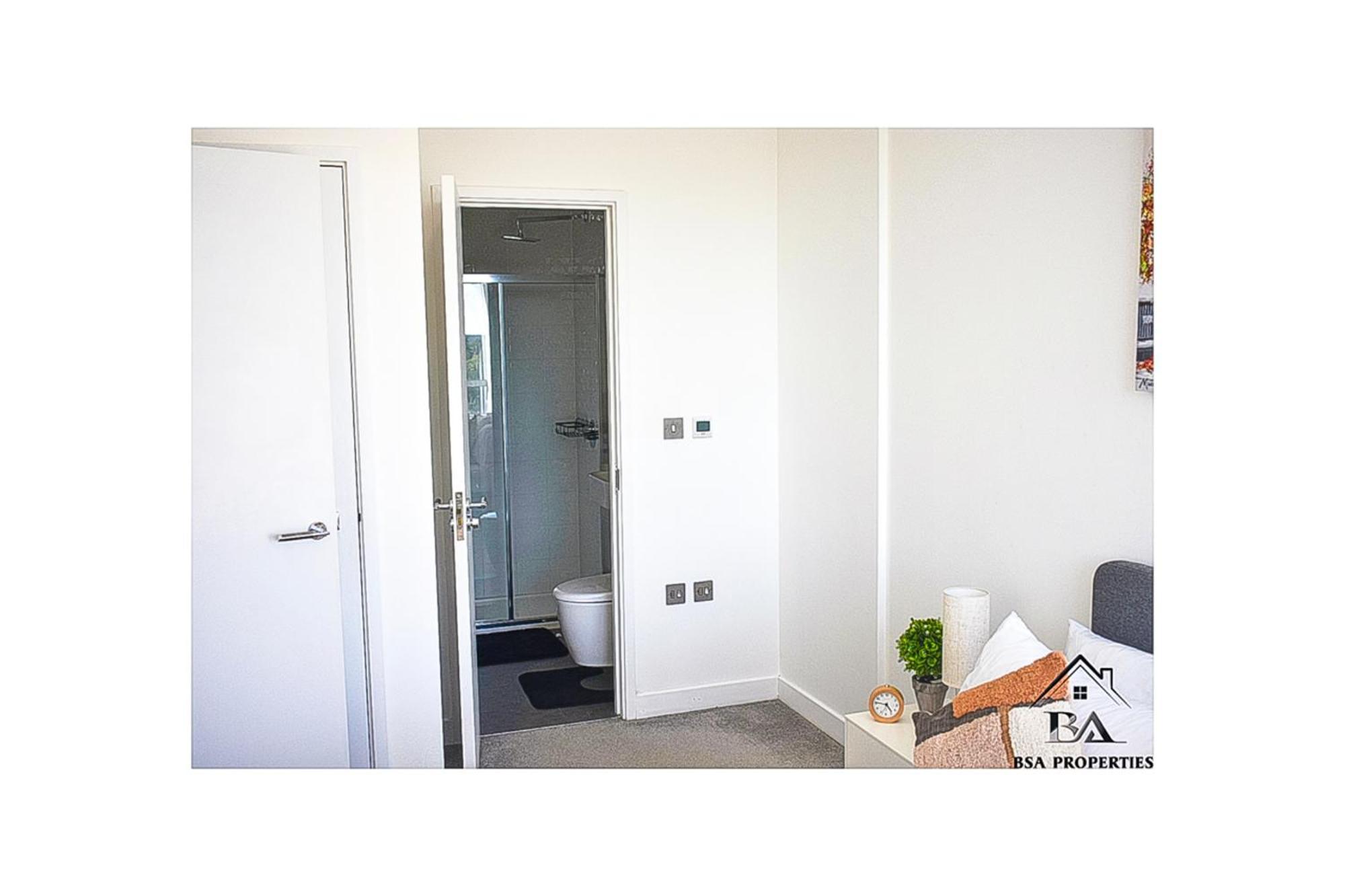 City Centre Apartment Close To Ascot & Legoland Sleep Upto 4 Guests - Parking On Request! Bracknell Ngoại thất bức ảnh
