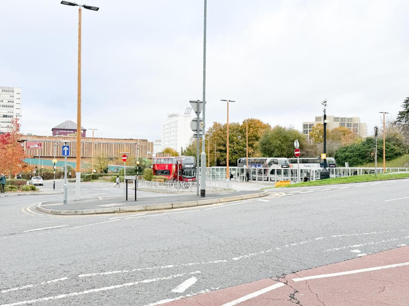 City Centre Apartment Close To Ascot & Legoland Sleep Upto 4 Guests - Parking On Request! Bracknell Ngoại thất bức ảnh