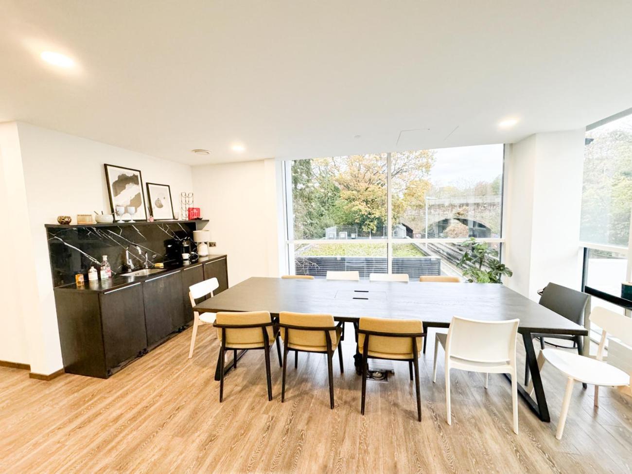 City Centre Apartment Close To Ascot & Legoland Sleep Upto 4 Guests - Parking On Request! Bracknell Ngoại thất bức ảnh