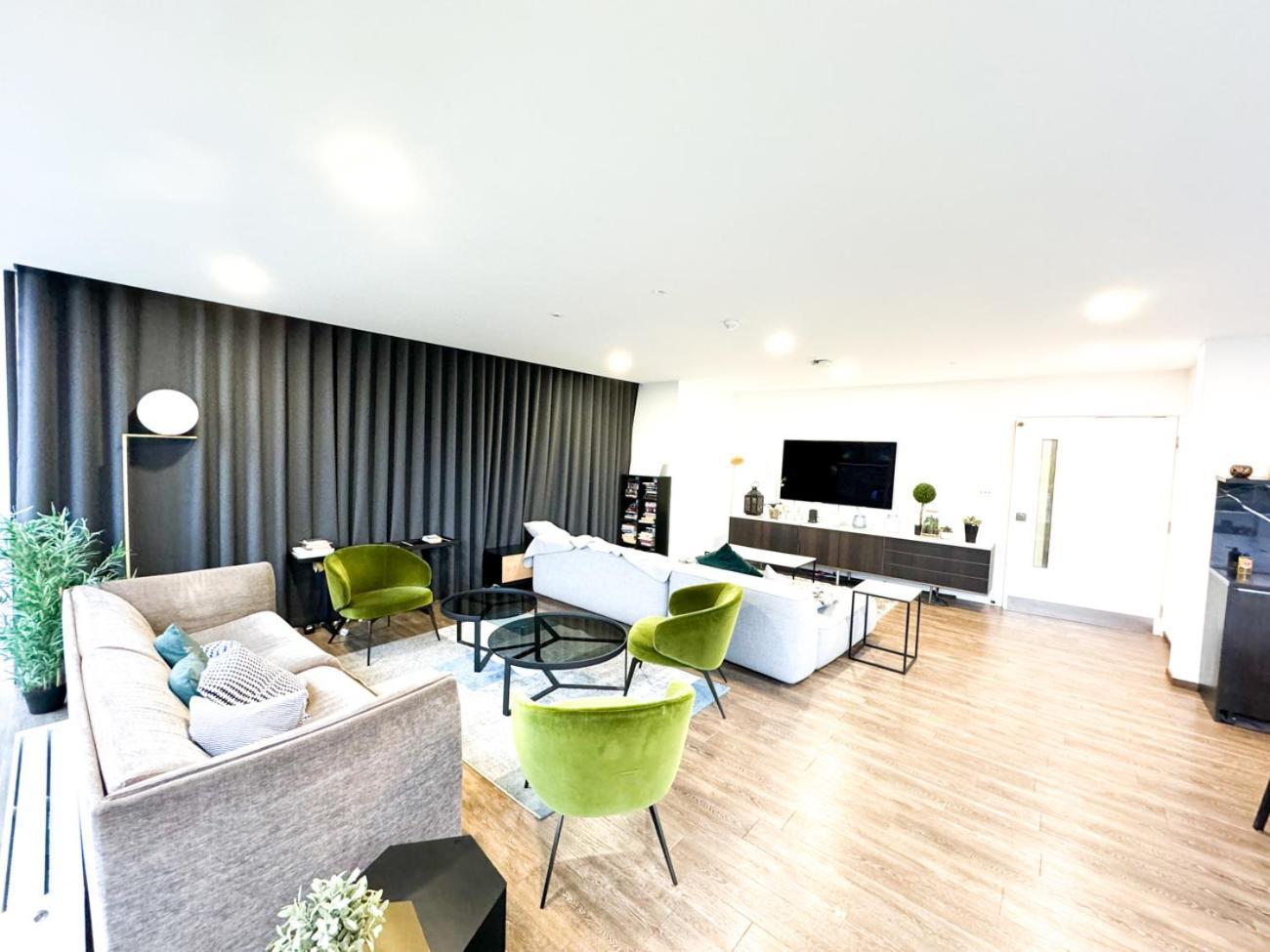 City Centre Apartment Close To Ascot & Legoland Sleep Upto 4 Guests - Parking On Request! Bracknell Ngoại thất bức ảnh